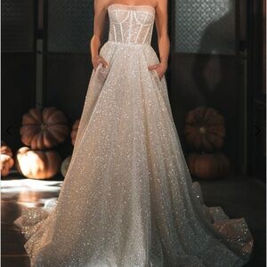 BERTA 23-12 Wedding Gown
